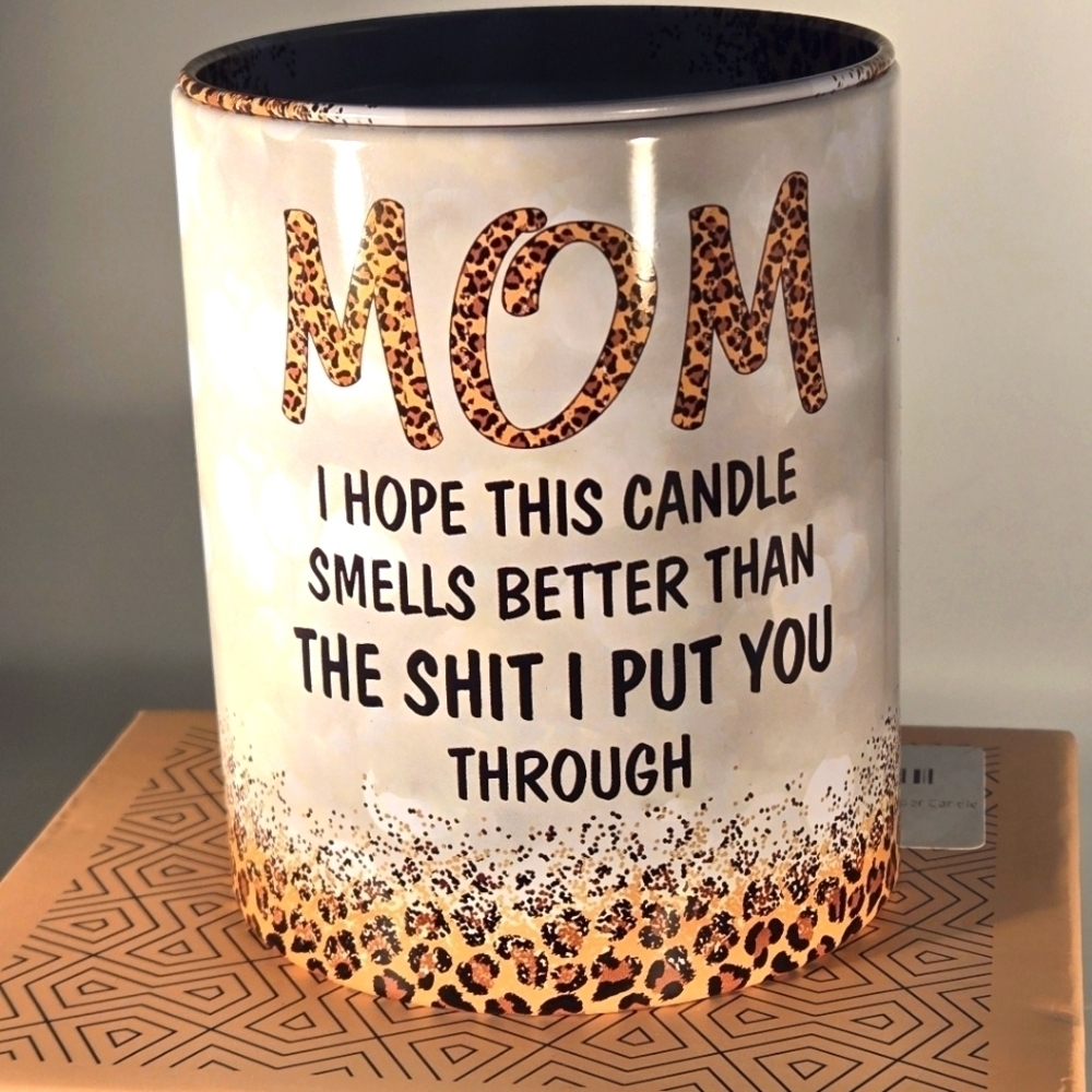 NIB Mom's Gift Viwix Ready Soy Lavender Oil 10oz. Candle Spicy Sassy
